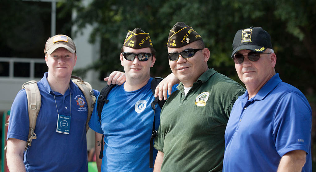 Mason students hang out with members of VFW on campus